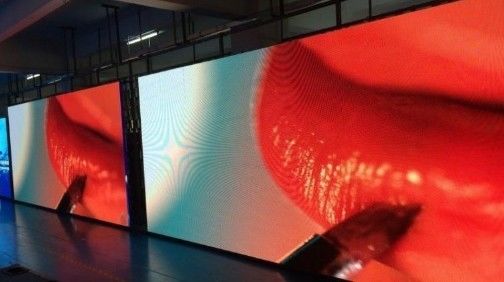 Quảng cáo P3.076 Indoor Full Color LED Display Die Casting Aluminium
