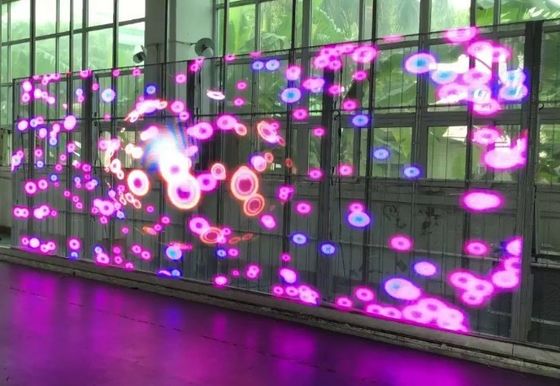 Màn hình LED cửa sổ P3.91 AC85V Màn hình video LED trong suốt RGB