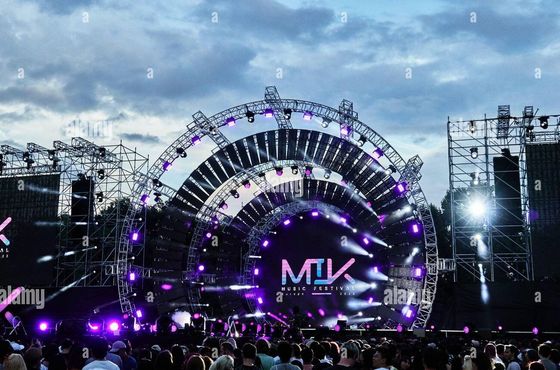 Cho thuê màn hình Led ngoài trời SMD2525 104x104 FCC Chống nước IP65