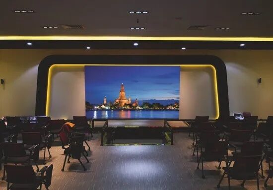 HD P2 Màn hình Led đầy màu sắc trong nhà Bảng quảng cáo Led Wall 14 Bits