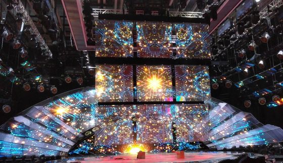 Màn hình hiển thị cửa sổ Led làm mới cao Màn hình chống quần áo 3,9 Mm Màn hình Led 60Hz 16 Quét