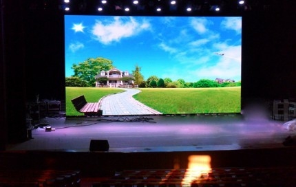 Tủ tường LED 64x48cm RoHs Màn hình Led P2 trong nhà mỏng nhất 40 Quét FCC CCC