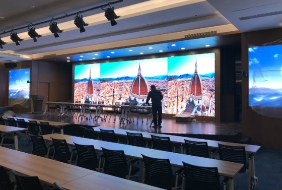 Màn hình LED trong nhà Pixel nhỏ P2.5 Màn hình video LED đủ màu Góc nhìn rộng